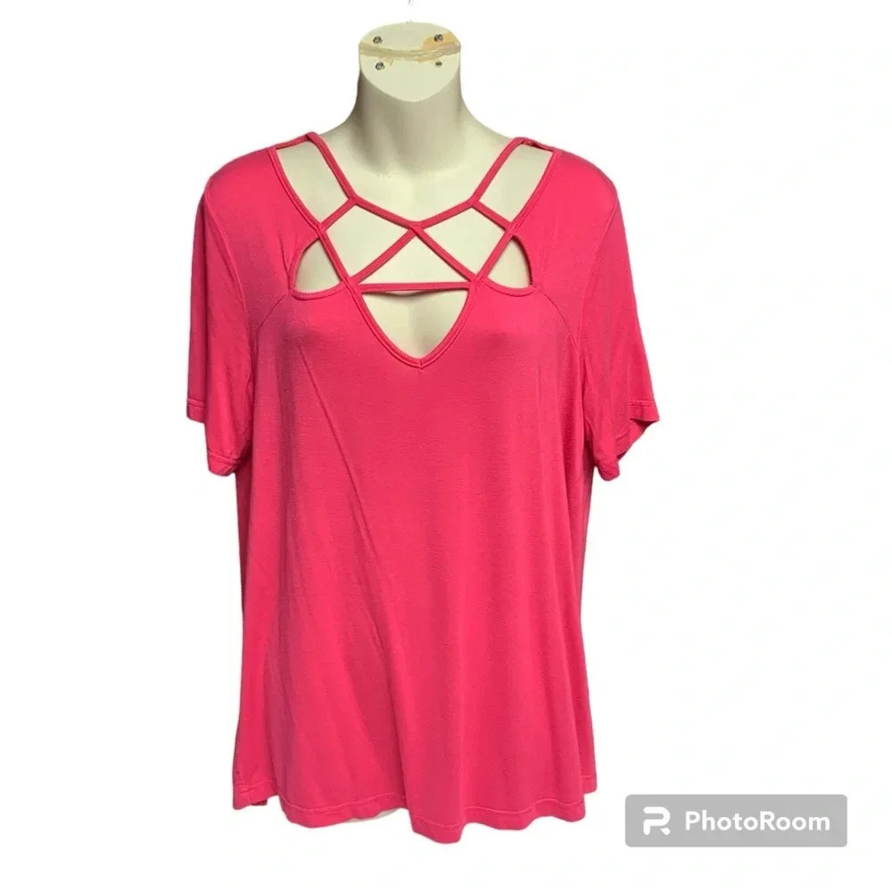 Bibi hot pink top size medium but would fit up to a large cute neckline
